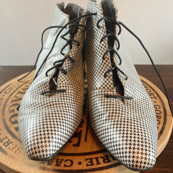 Additions Shoes - Picture 3 of 7